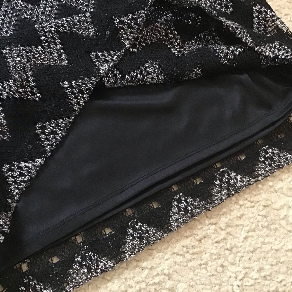 Sunny Leigh Skirt Chevron Pattern w/ Sequins Large - Picture 5 of 7